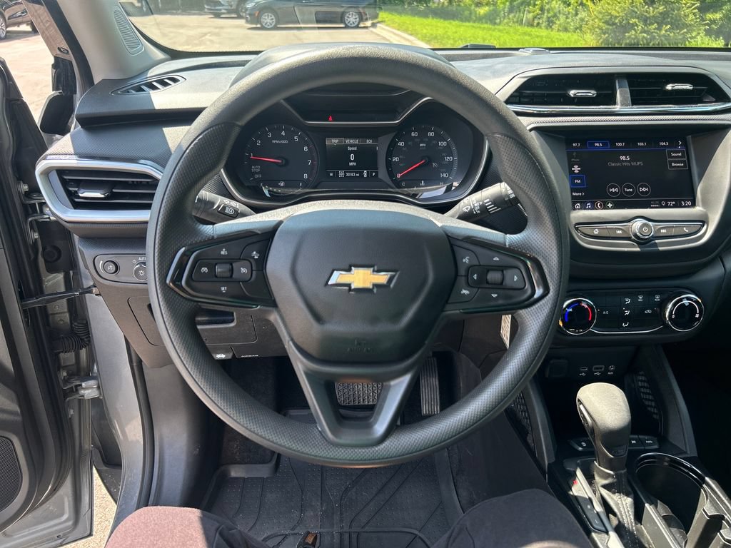 Used 2023 Chevrolet TrailBlazer LS AWD/4WD image 15
