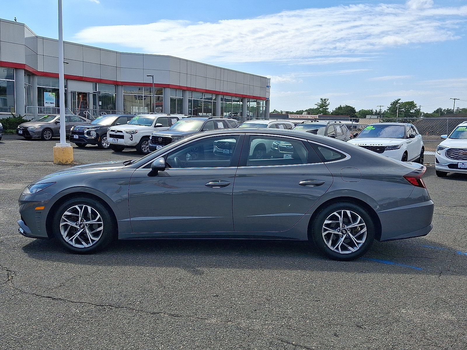 Used 2022 Hyundai Sonata SEL w/ Convenience Package FWD image 4