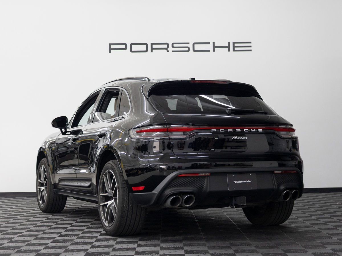 Certified 2025 Porsche Macan image 3