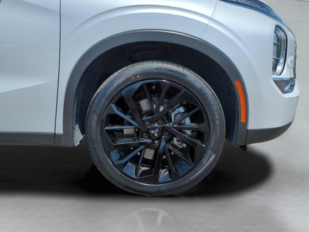 Used 2022 Mitsubishi Outlander SEL Black Edition image 10