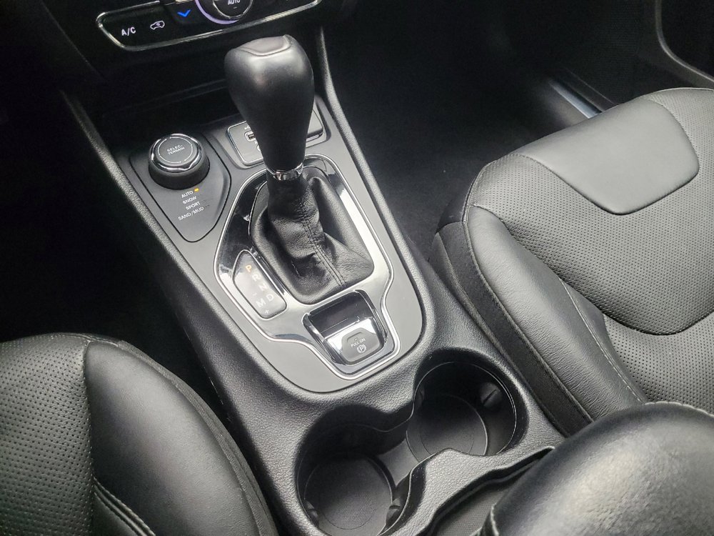 Used 2019 Jeep Cherokee Limited AWD/4WD image 26