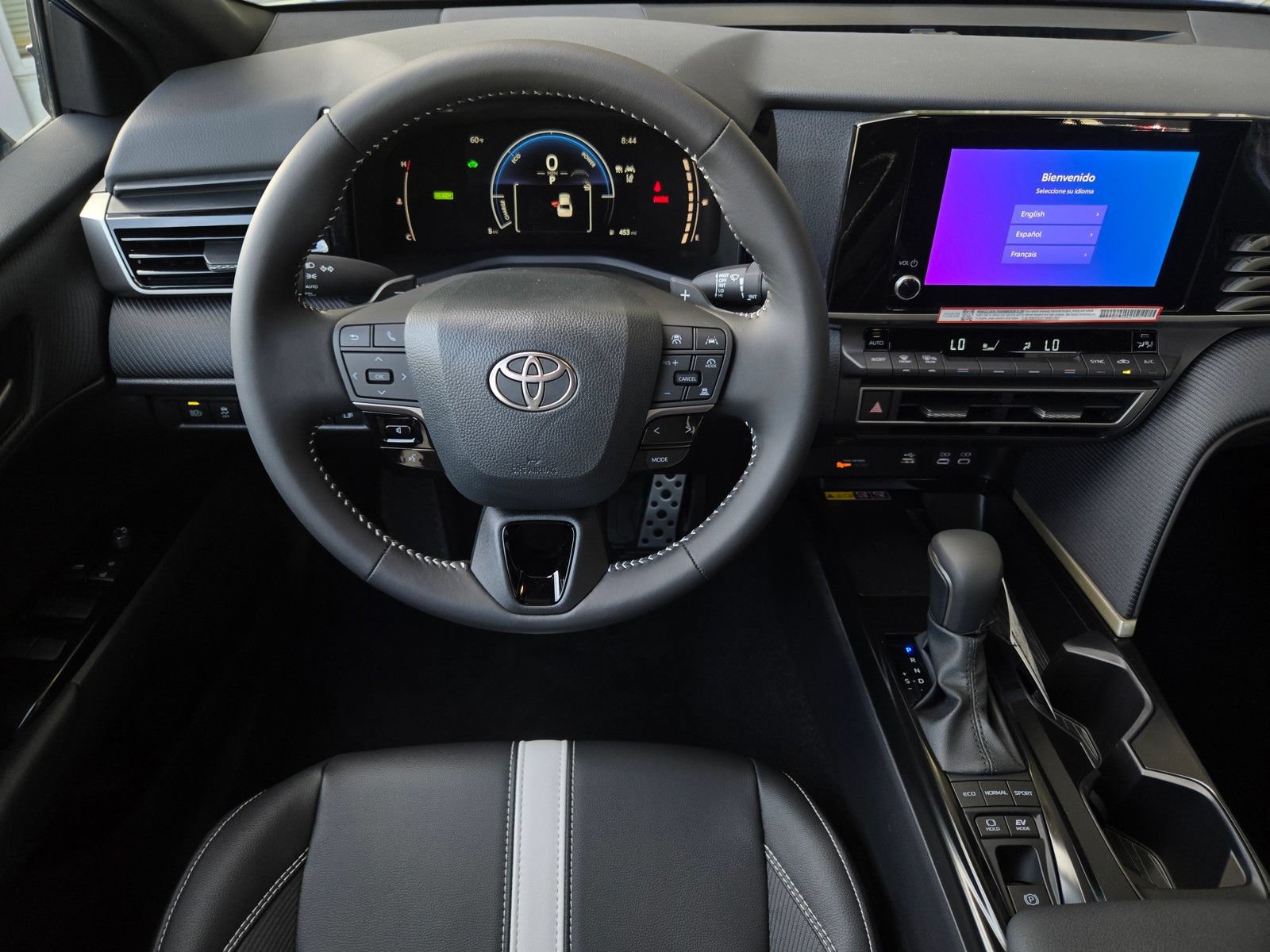 Used 2026 Toyota Camry Hybrid FWD image 12