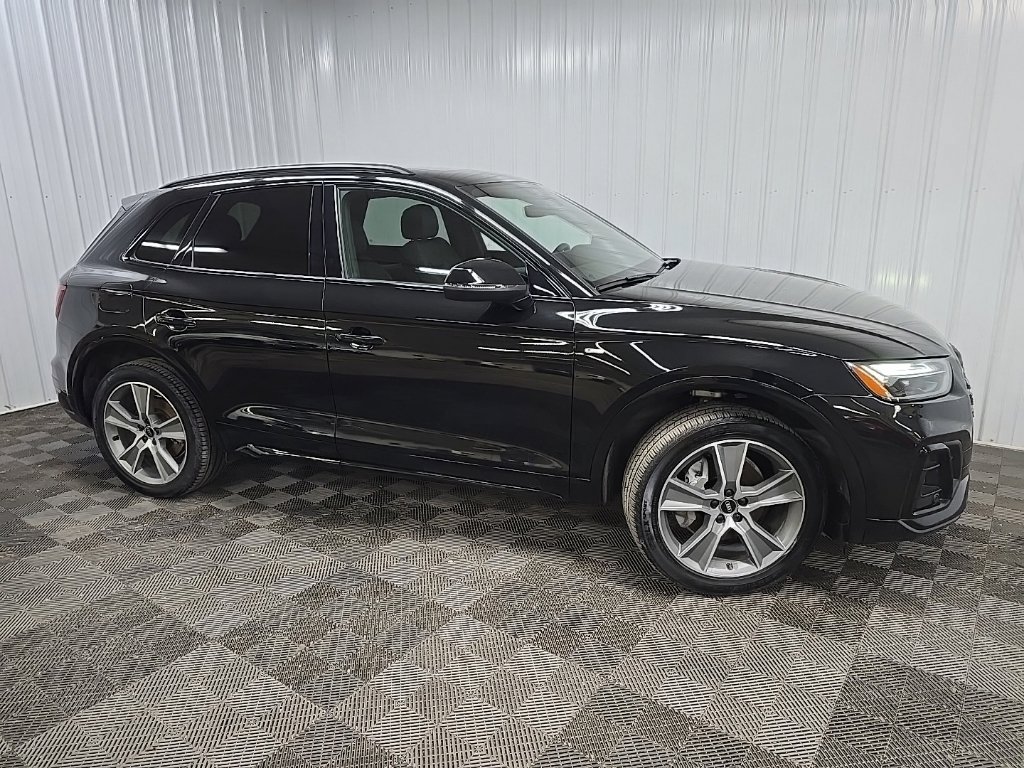 Used 2025 Audi Q5 2.0T Premium w/ Convenience Plus Package