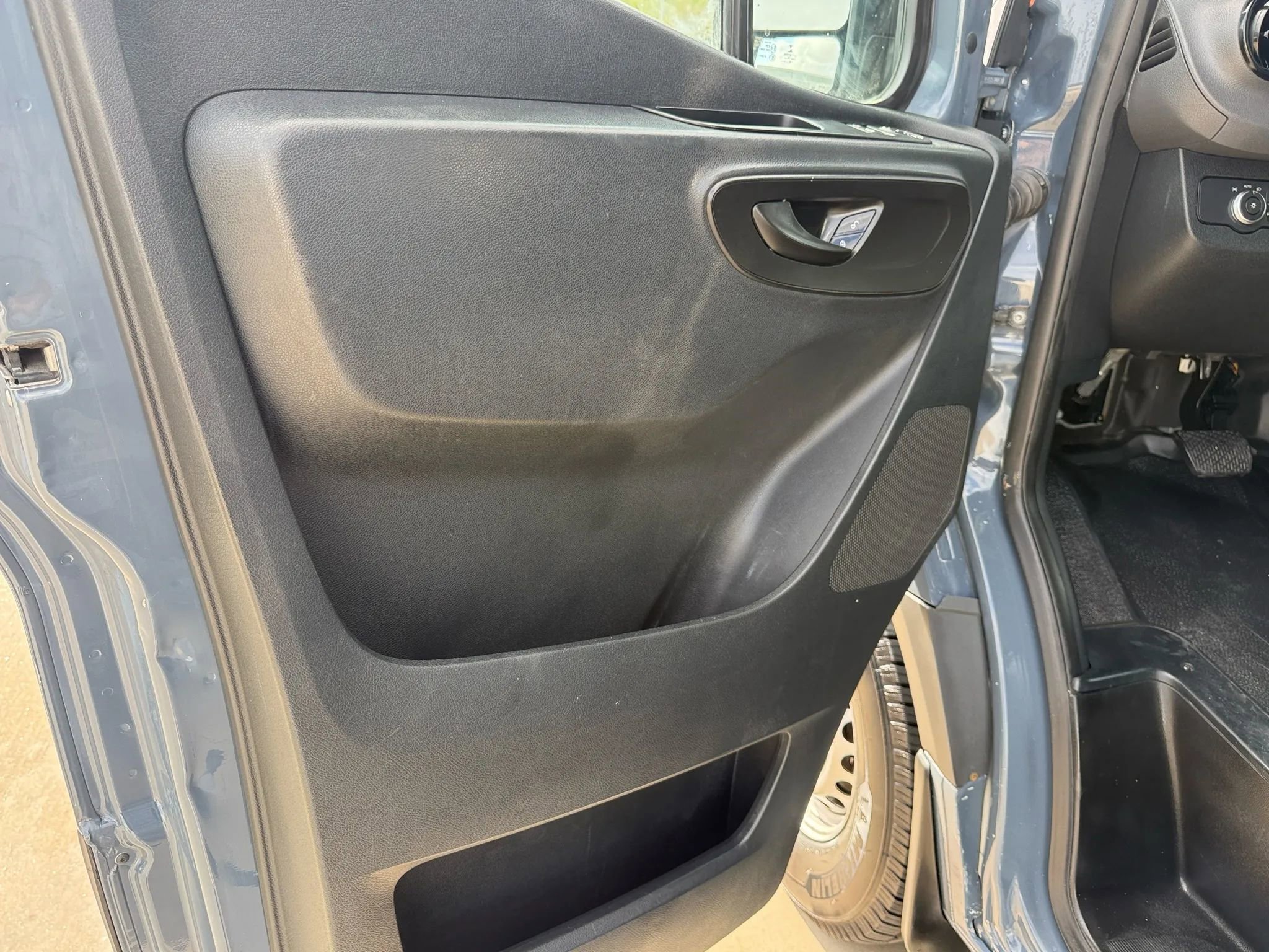 Used 2019 Mercedes-Benz Sprinter 144 image 18