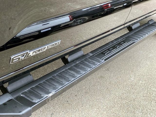 Used 2025 Ford F250 Lariat w/ Black Appearance Package image 8