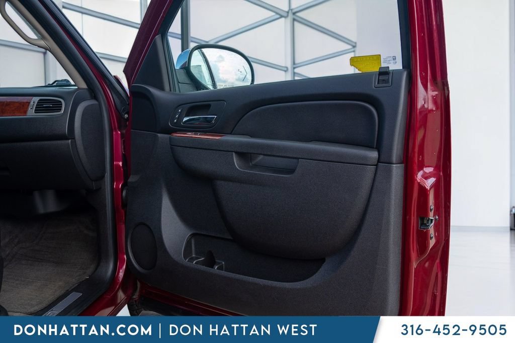 Used 2010 Chevrolet Tahoe LTZ AWD/4WD image 25