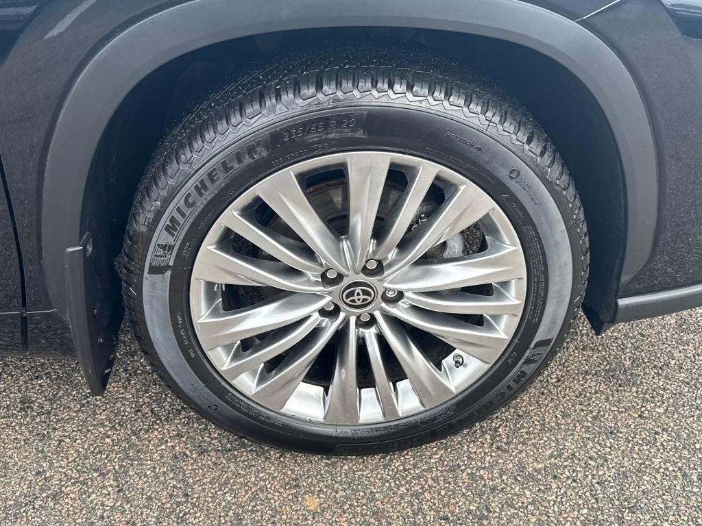 Used 2024 Toyota Highlander Platinum image 46