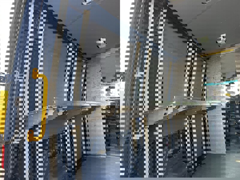 Used 2018 Mercedes-Benz Sprinter 2500 image 9