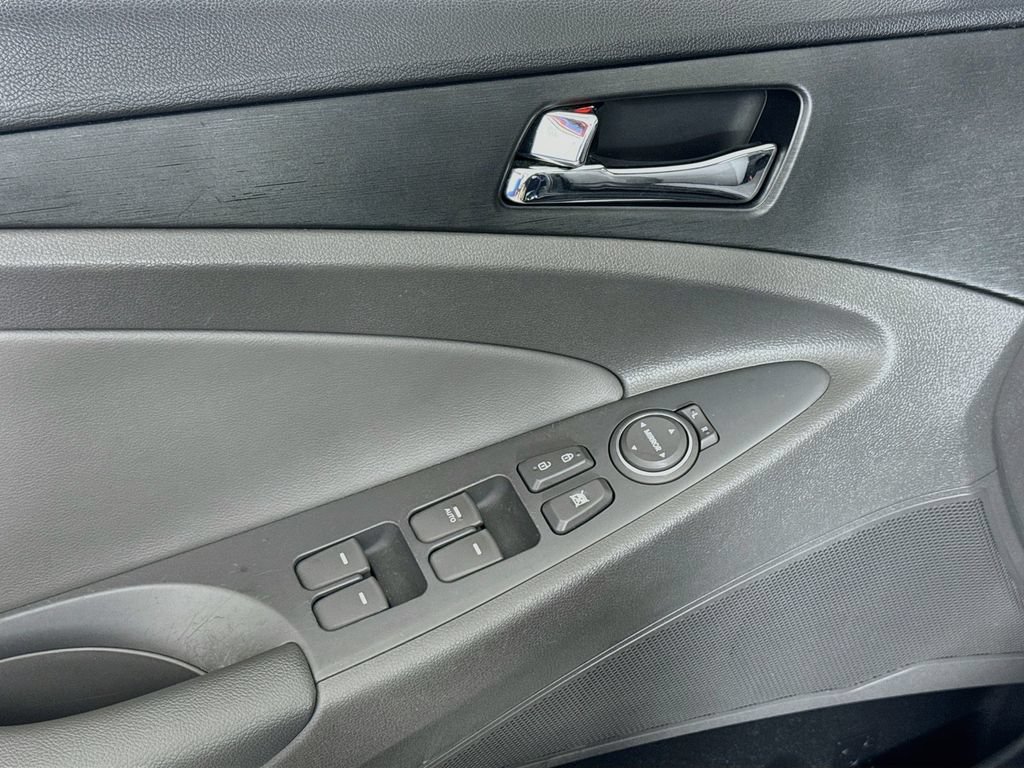 Used 2013 Hyundai Sonata GLS w/ Popular Equipment Pkg FWD image 16