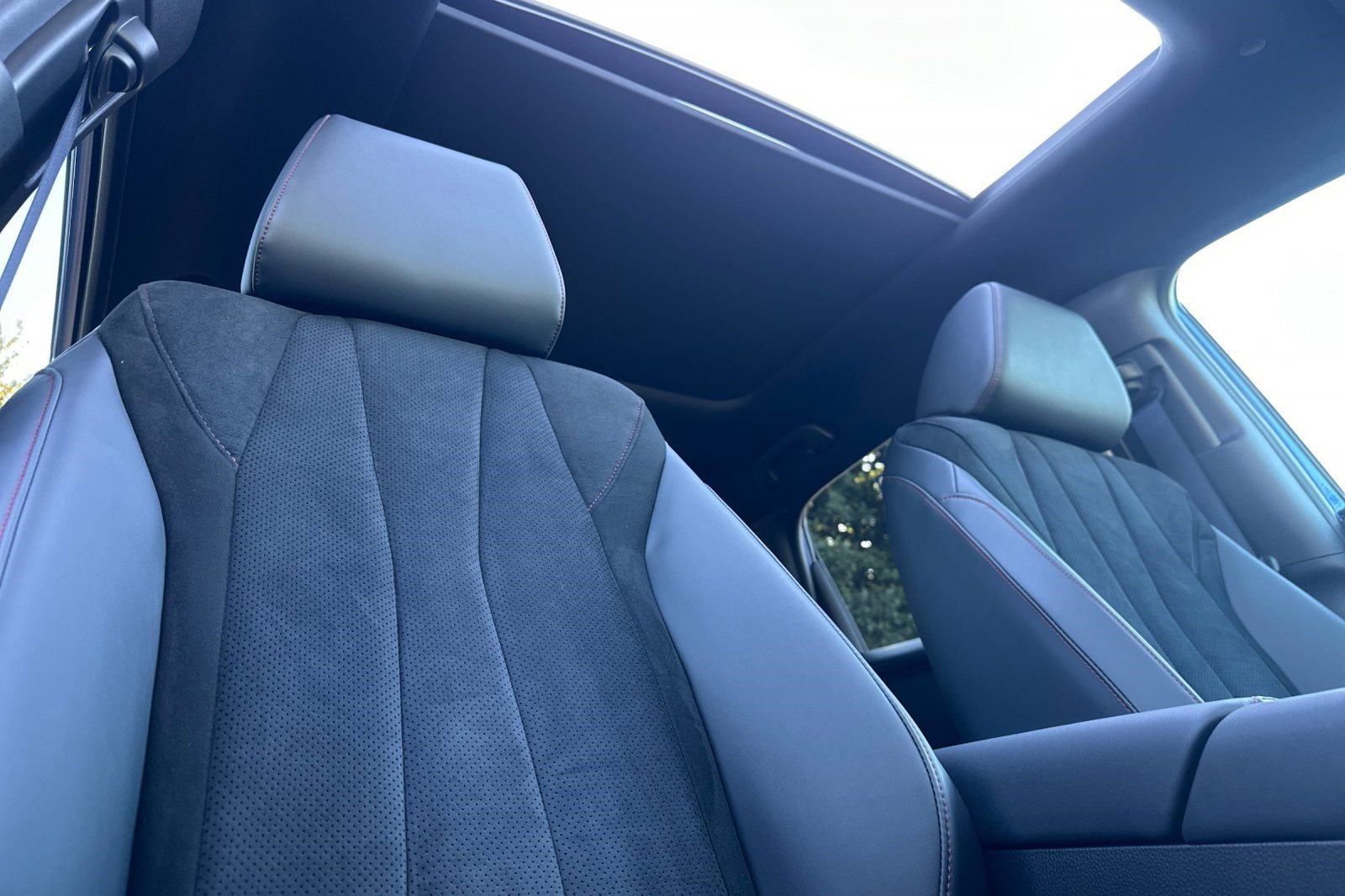 Certified 2025 Acura ADX A-Spec image 21