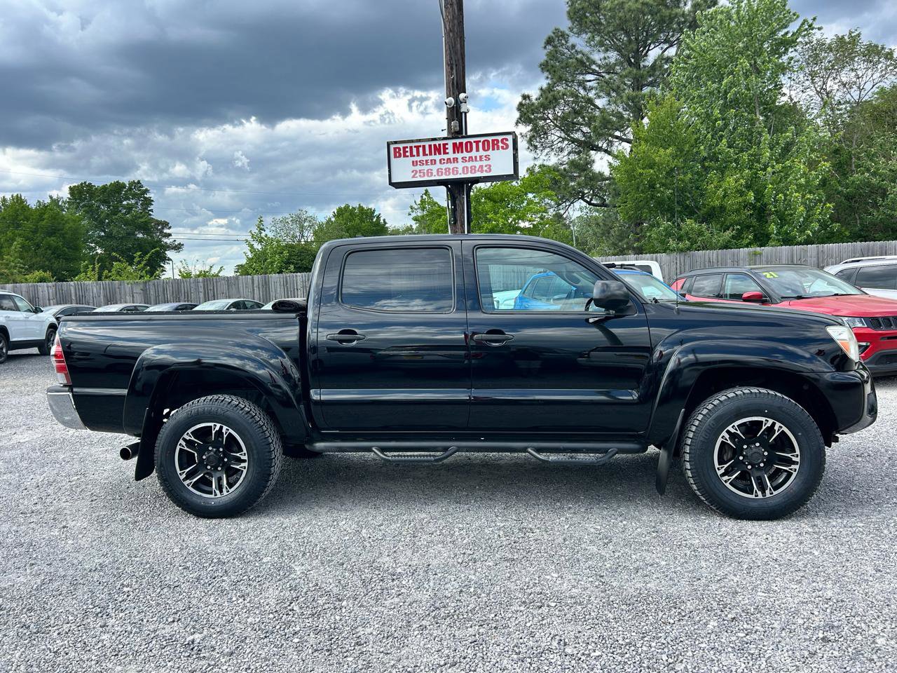 Used 2014 Toyota Tacoma PreRunner w/ SR5 Package RWD image 3