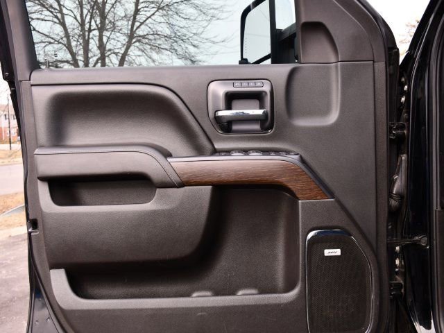 Used 2017 GMC Sierra 2500 Denali w/ Duramax Plus Package image 14