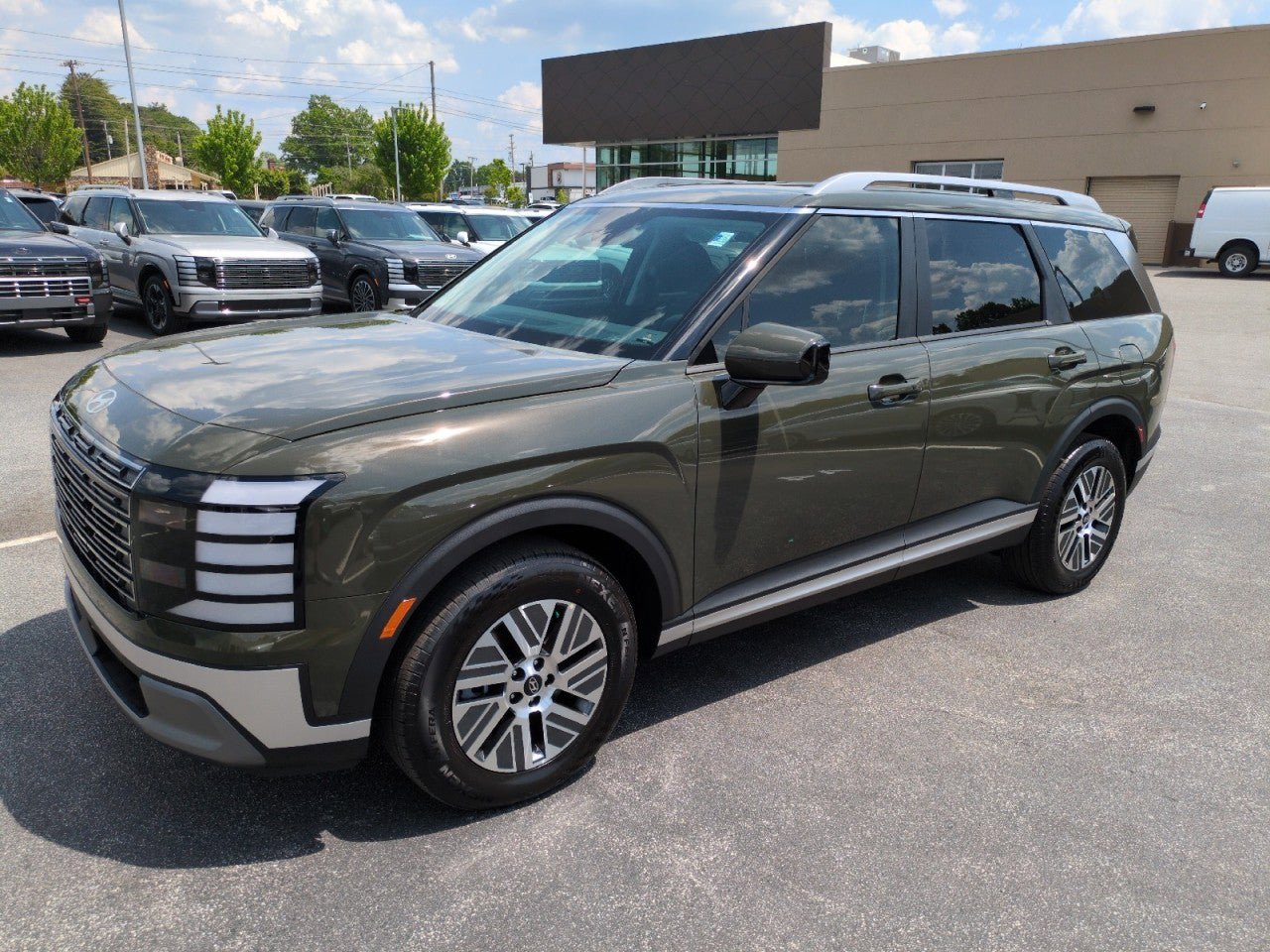 New 2026 Hyundai Palisade FWD Hybrid image 3