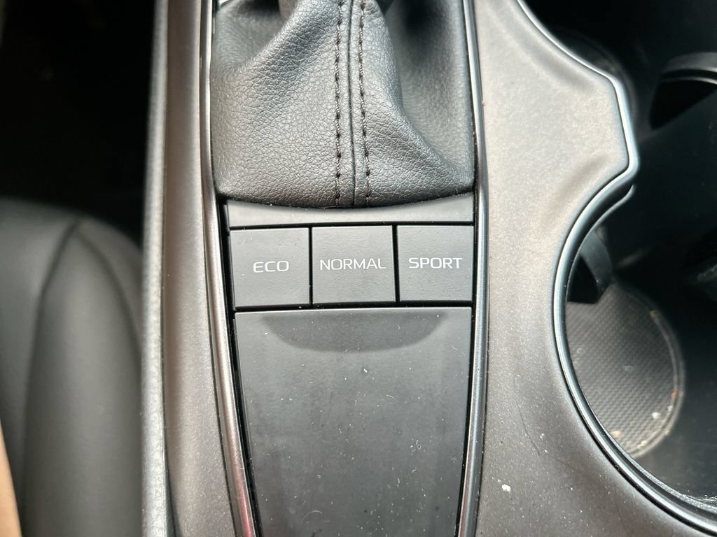Used 2024 Toyota Camry SE FWD image 33