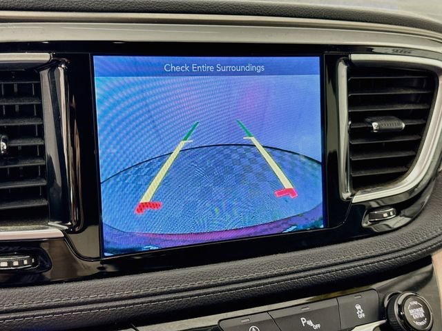 Used 2017 Chrysler Pacifica Limited FWD image 14