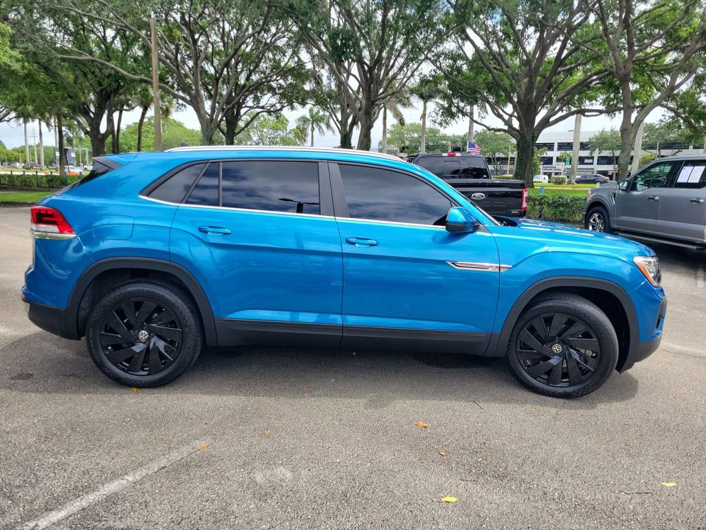 Used 2024 Volkswagen Atlas Cross Sport SE w/ Panoramic Sunroof Package FWD image 6