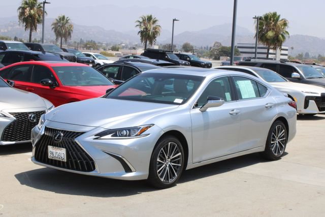 Certified 2024 Lexus ES 300h w/ Premium Package FWD image 3