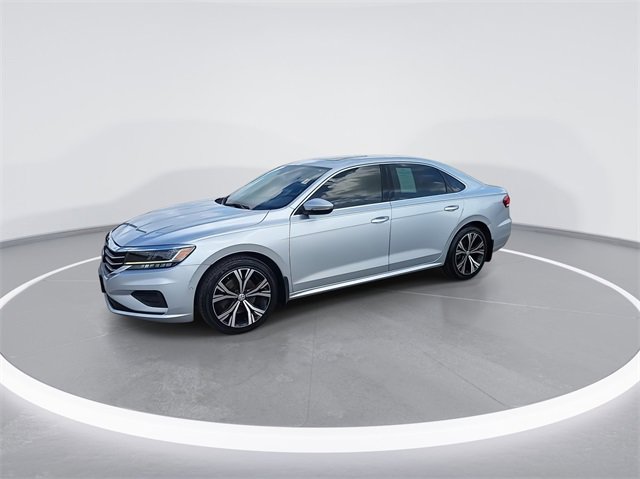 Used 2020 Volkswagen Passat 2.0T SEL image 4