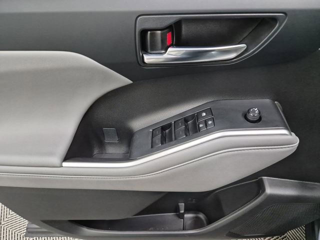 Used 2022 Toyota Highlander XLE image 13
