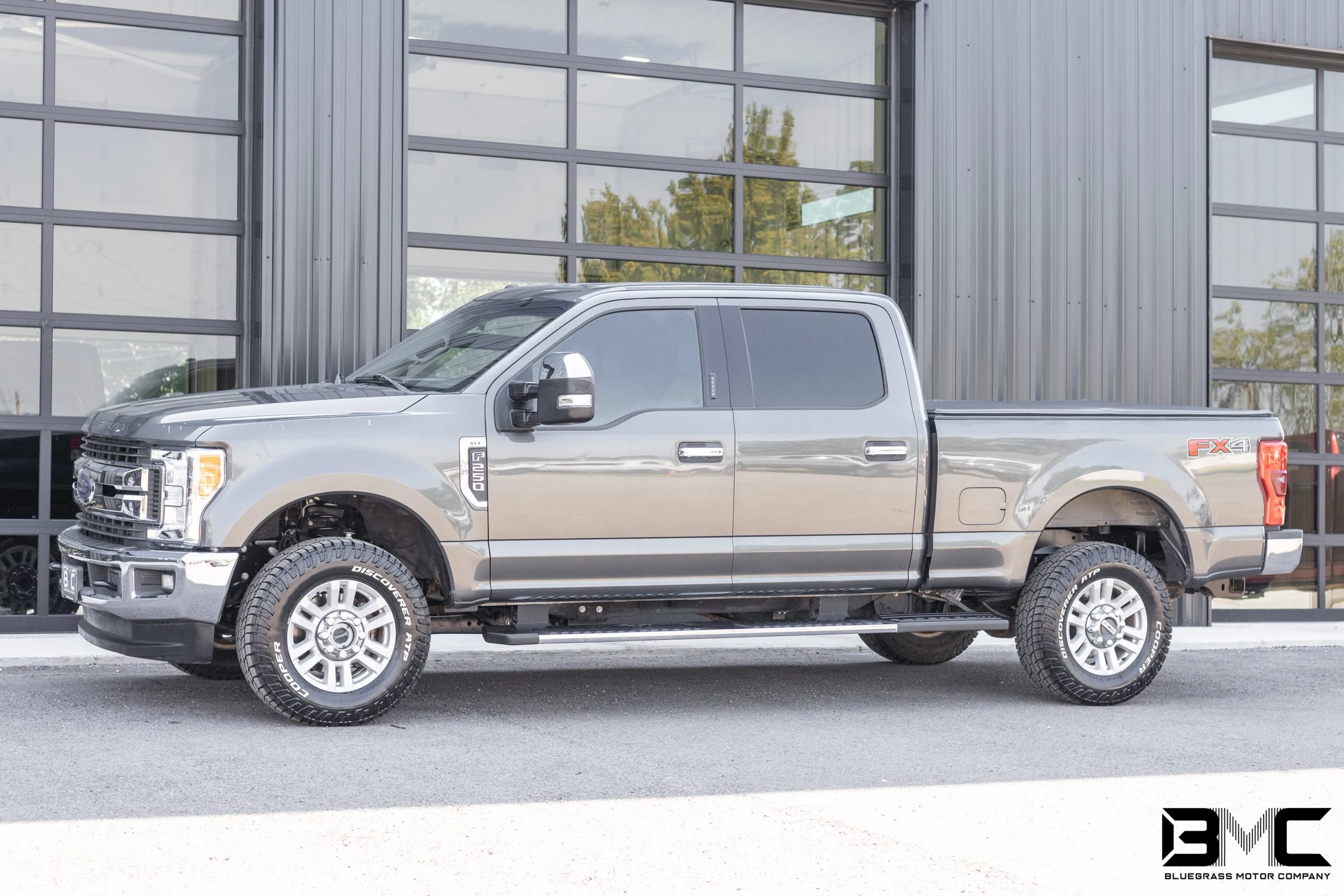 Used 2017 Ford F250 XLT w/ XLT Value Package AWD/4WD image 3
