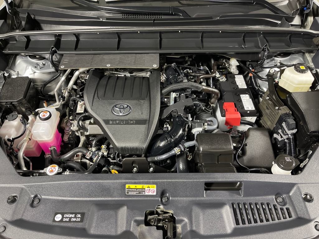 Certified 2025 Toyota Highlander LE image 9