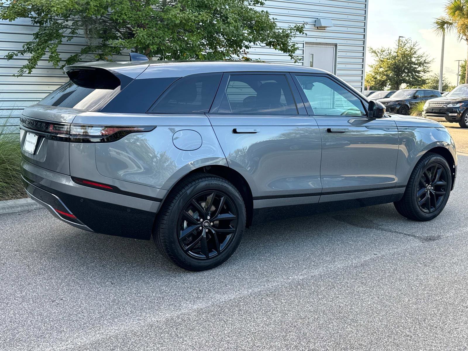 New 2026 Land Rover Range Rover Velar Dynamic SE image 6