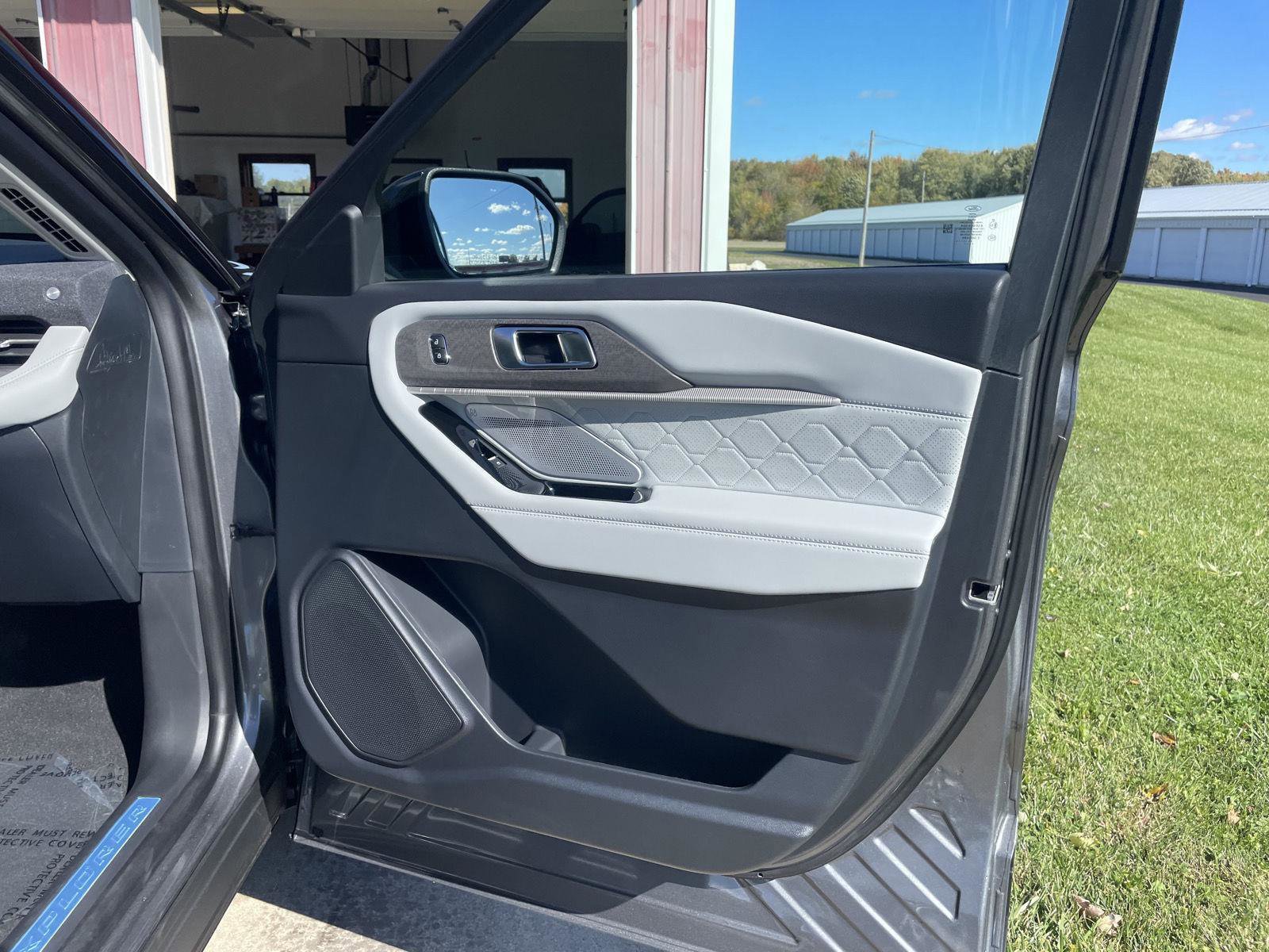 New 2025 Ford Explorer Platinum w/ Ultimate Package image 28