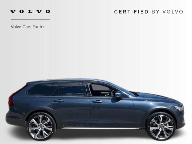Certified 2025 Volvo V90 B6 Cross Country Ultra AWD/4WD image 11