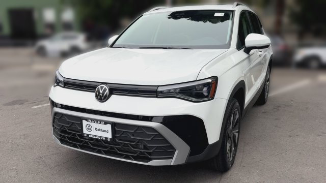 New 2026 Volkswagen Taos SE AWD/4WD image 3