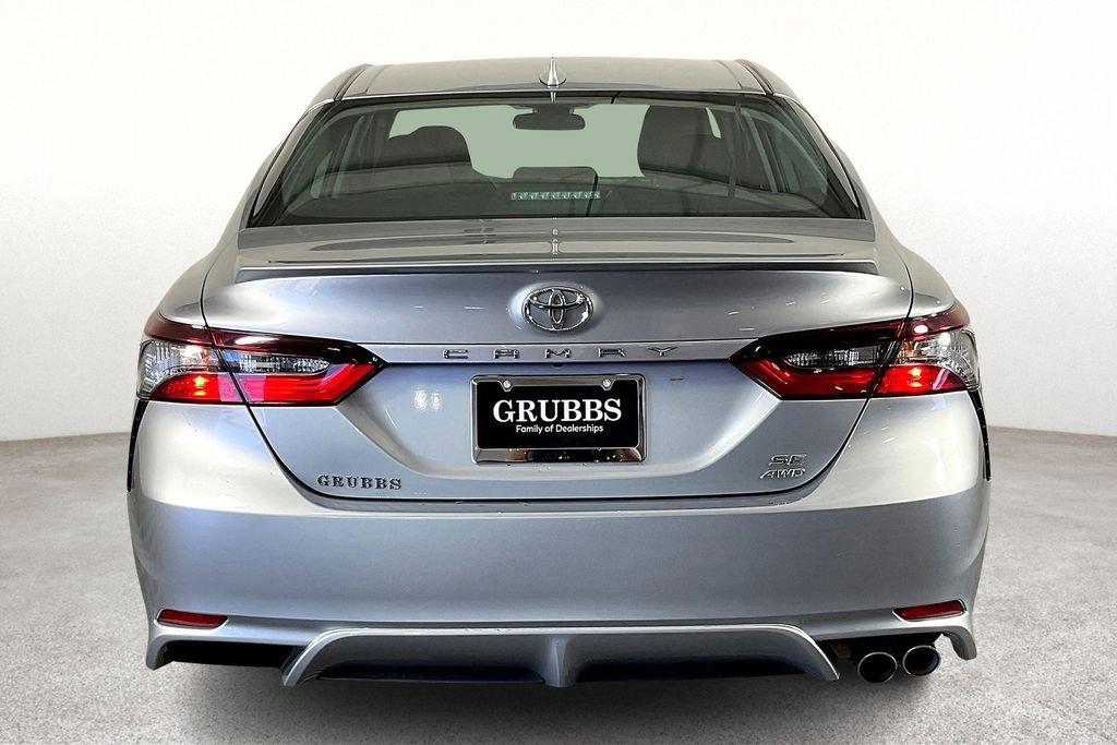 Used 2022 Toyota Camry SE image 6