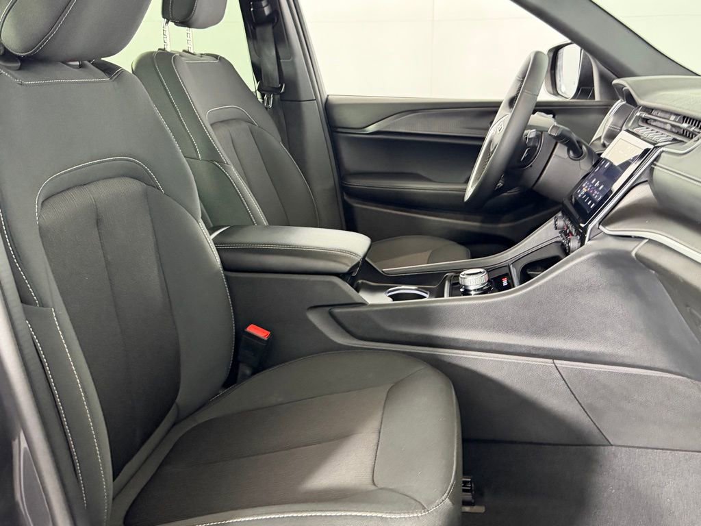 Certified 2024 Jeep Grand Cherokee Laredo X w/ Luxury Tech Group I image 32