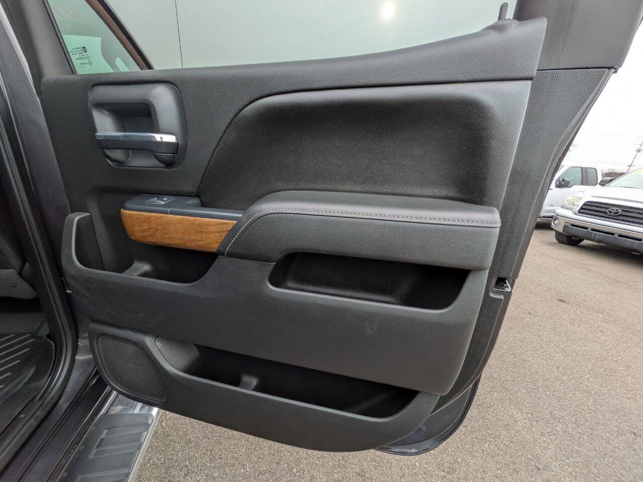 Used 2016 Chevrolet Silverado 3500 LTZ w/ Duramax Plus Package image 28