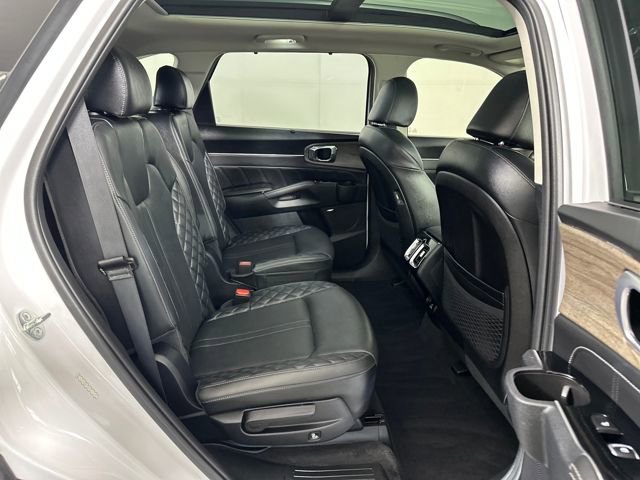 Used 2023 Kia Sorento SX Prestige image 27