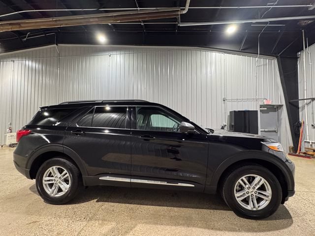 Used 2024 Ford Explorer XLT AWD/4WD image 4