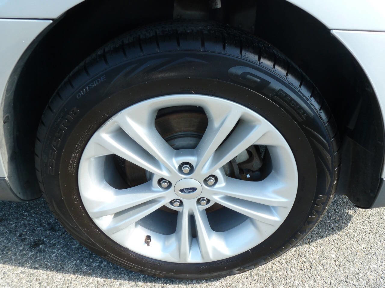 Used 2017 Ford Taurus SEL FWD image 30