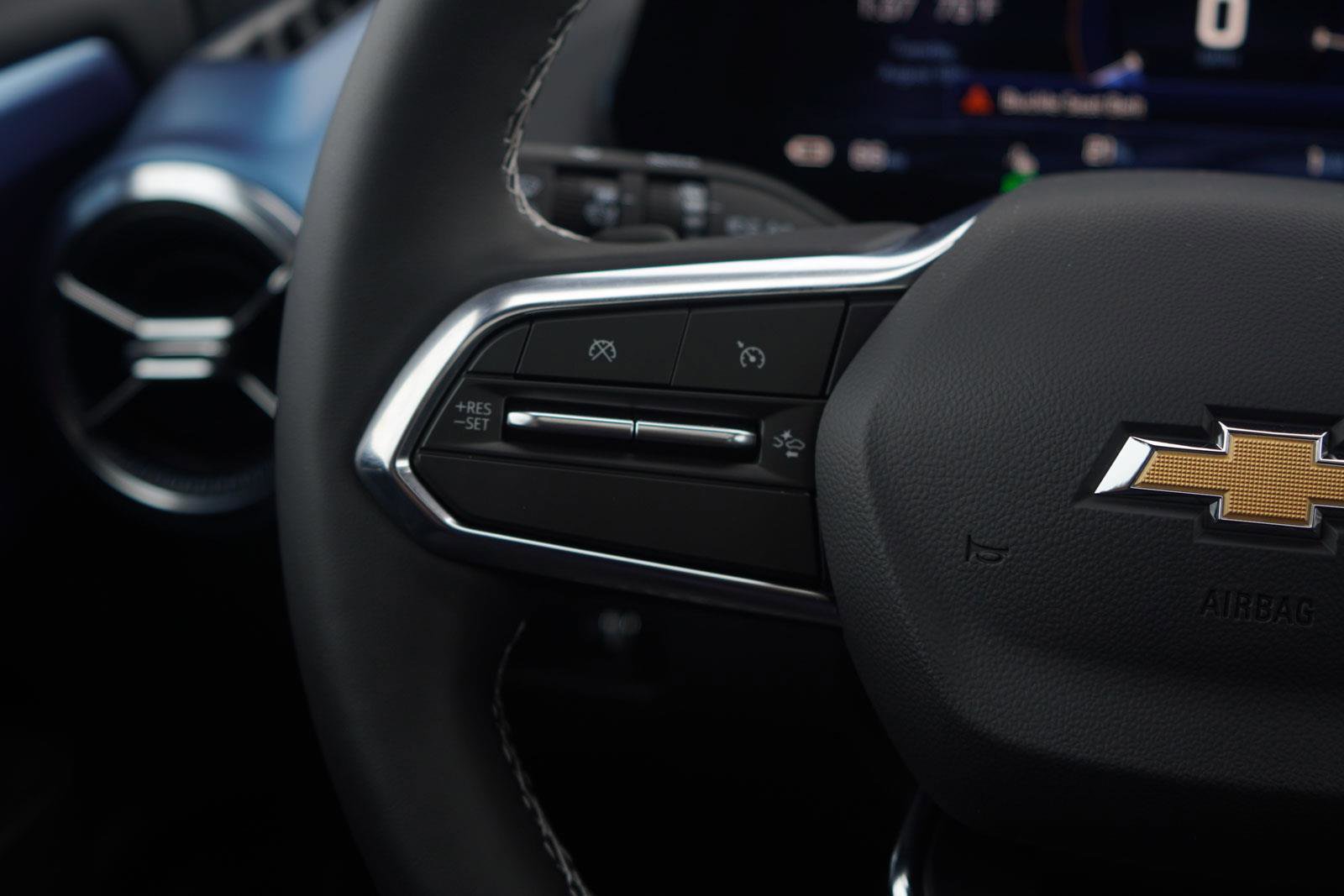 New 2025 Chevrolet Equinox EV LT image 15