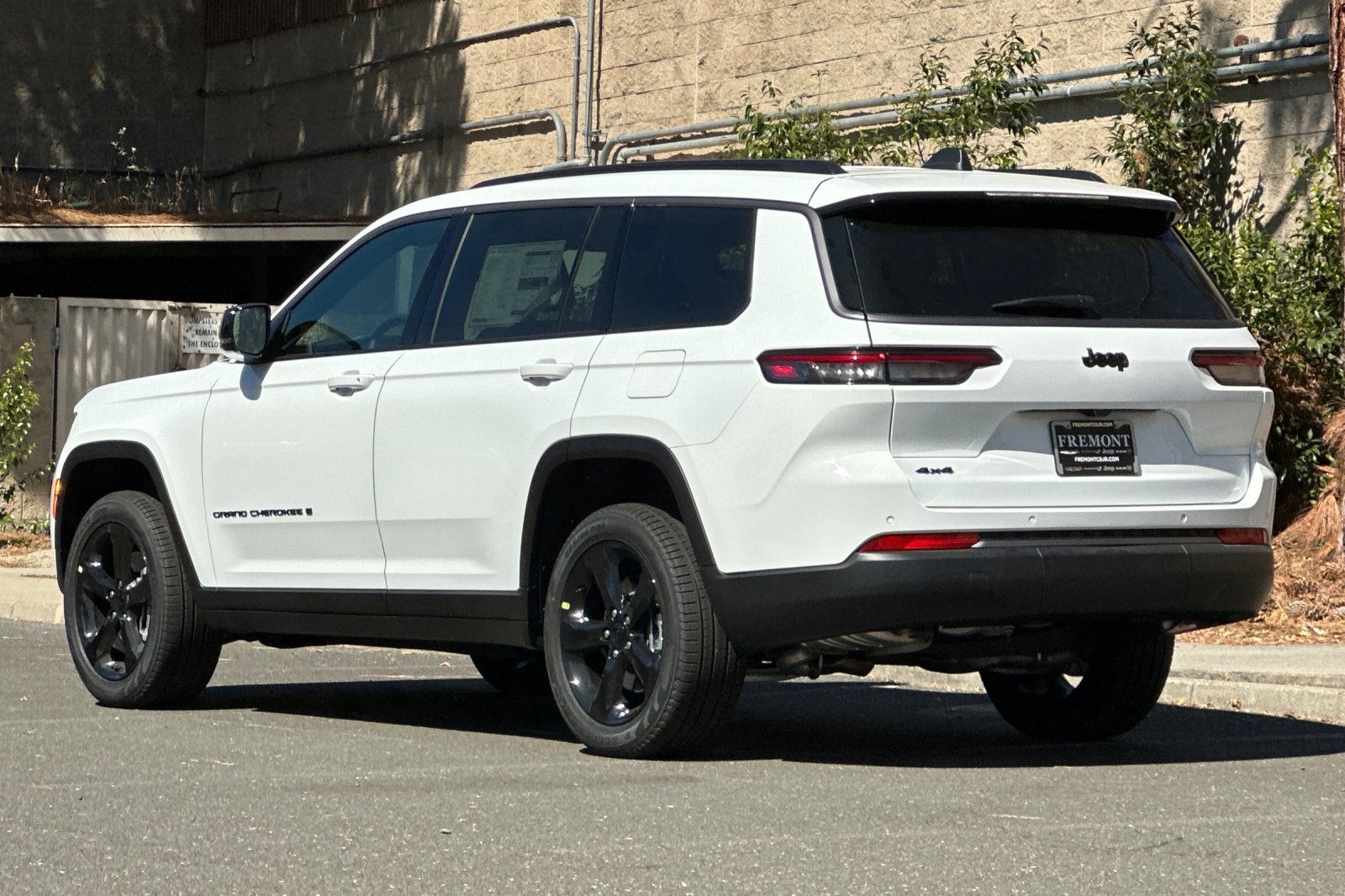 New 2026 Jeep Grand Cherokee L Limited w/ Limited Altitude Package AWD/4WD image 5