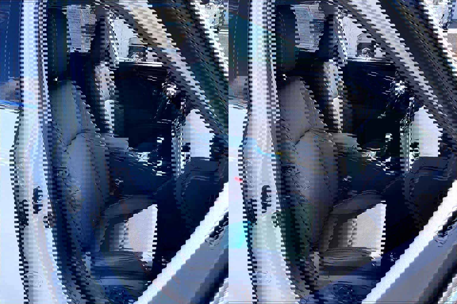 Used 2025 Lexus ES 300h F Sport w/ Accessory Package (Z1) image 9