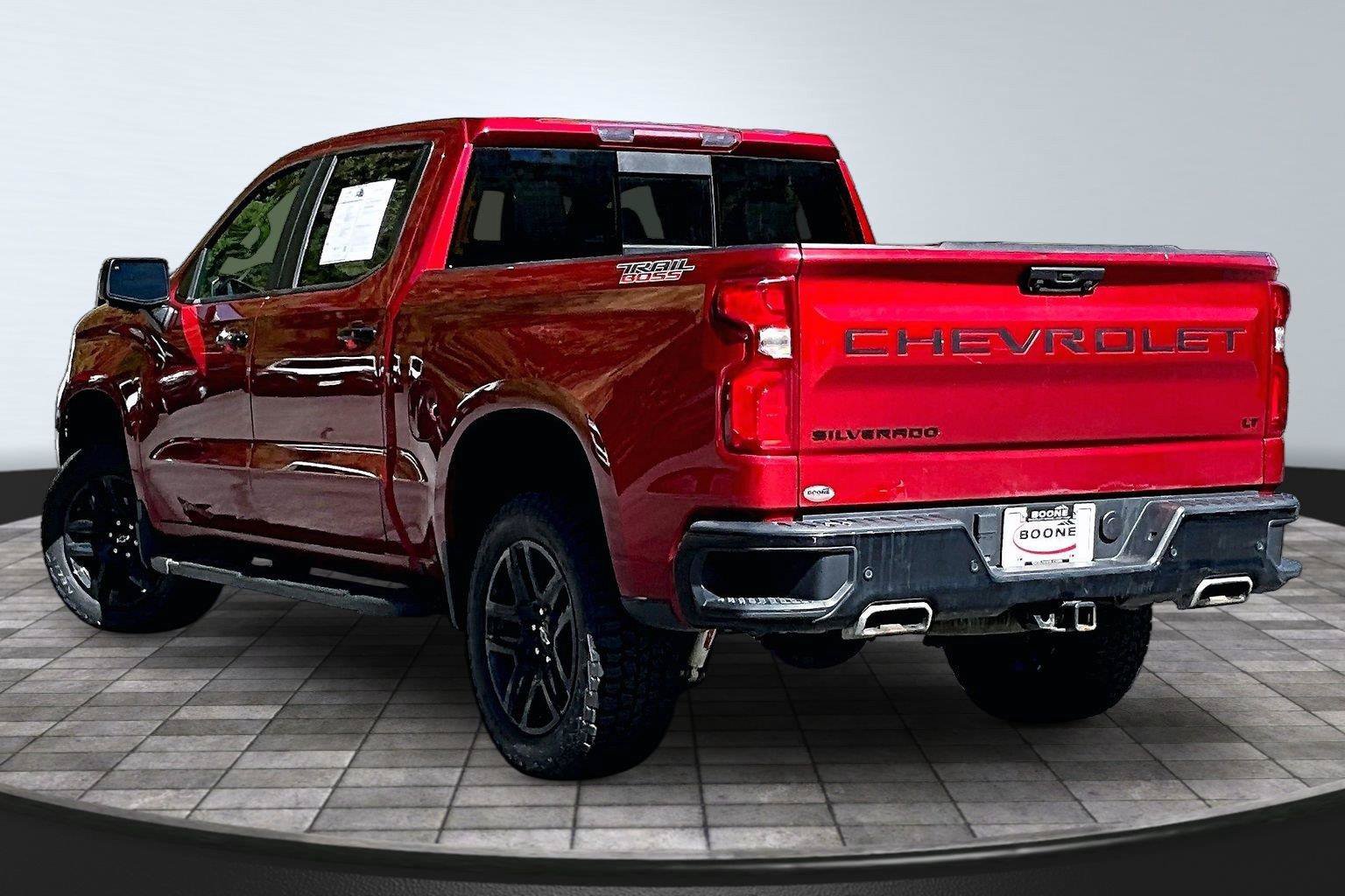 Used 2024 Chevrolet Silverado 1500 LT Trail Boss w/ Convenience Package II AWD/4WD image 3
