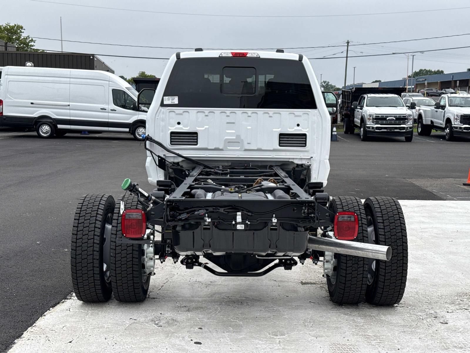 New 2026 Ford F550 4x4 Supercab Super Duty image 4