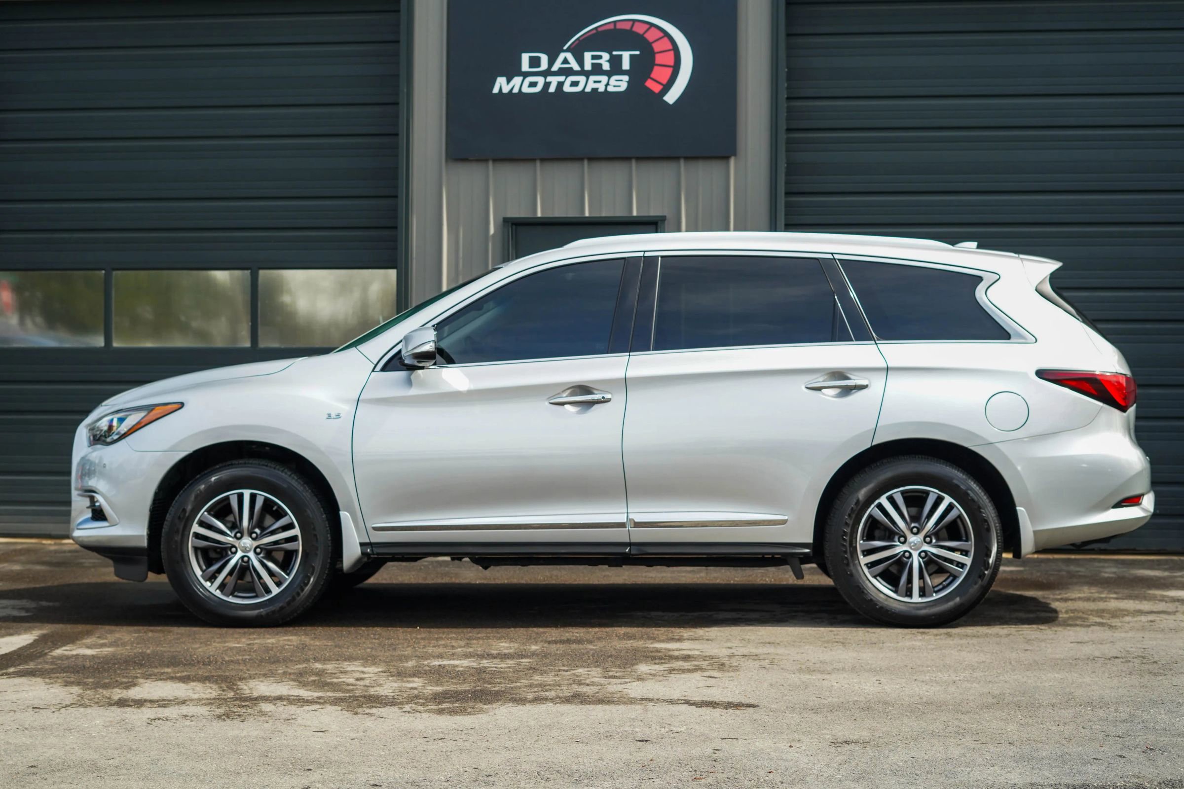 Used 2016 INFINITI QX60 AWD w/ Premium Plus Package image 4