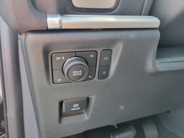 New 2025 Ford Expedition Active image 23