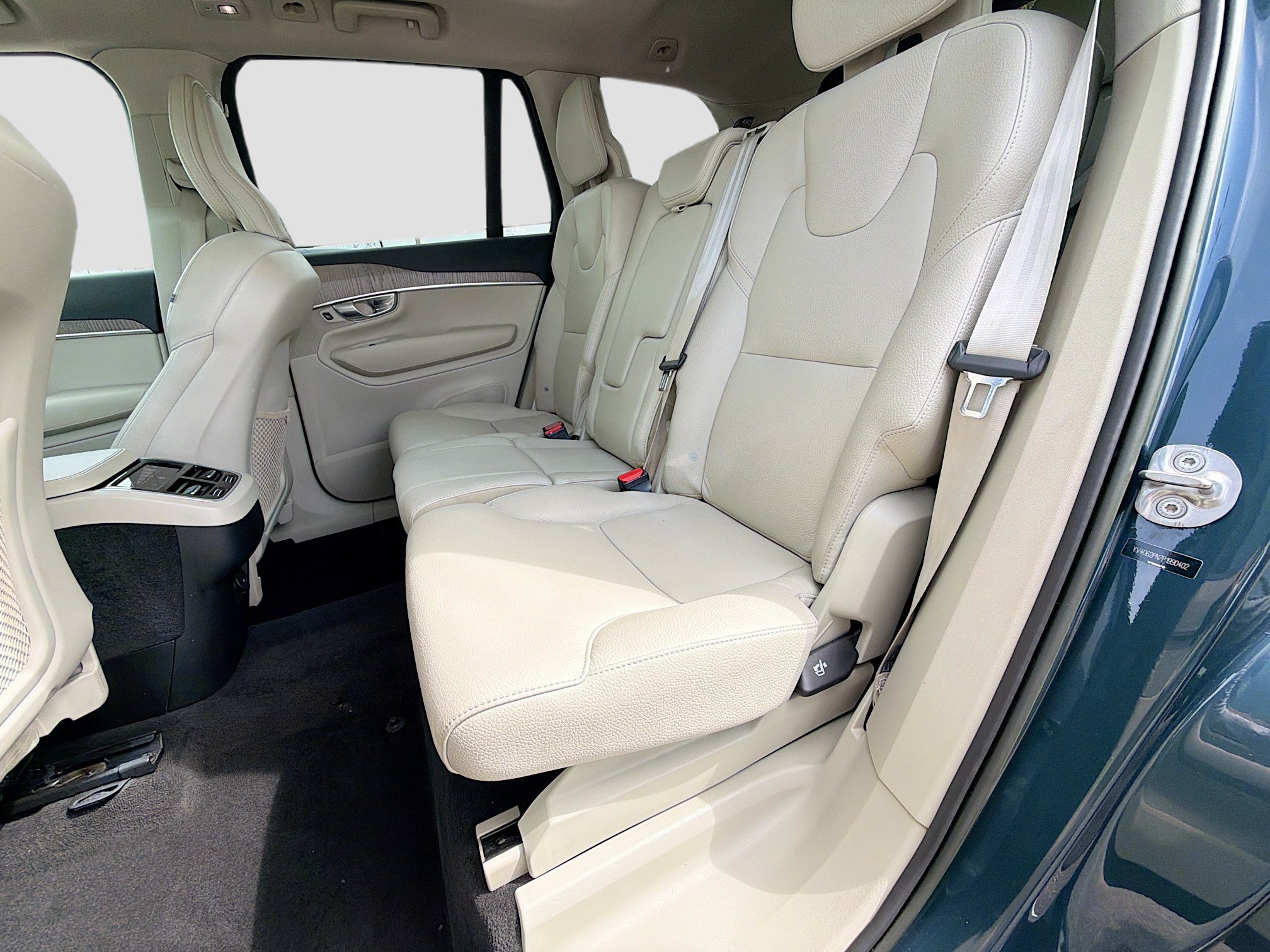 Used 2023 Volvo XC90 B6 Plus AWD/4WD image 22