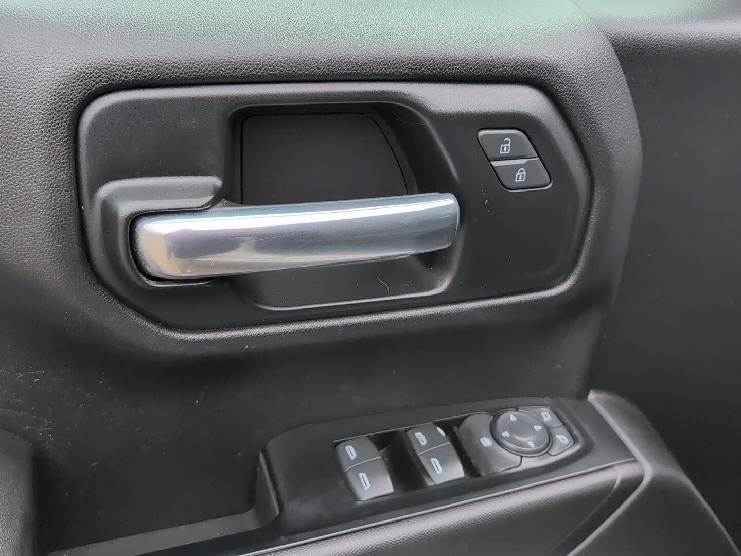 Used 2019 Chevrolet Silverado 1500 Custom w/ Custom Convenience Package image 20