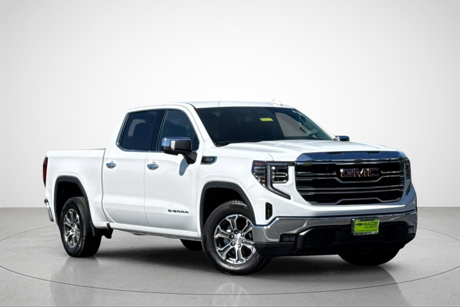 Used 2026 GMC Sierra 1500 SLT RWD image 2