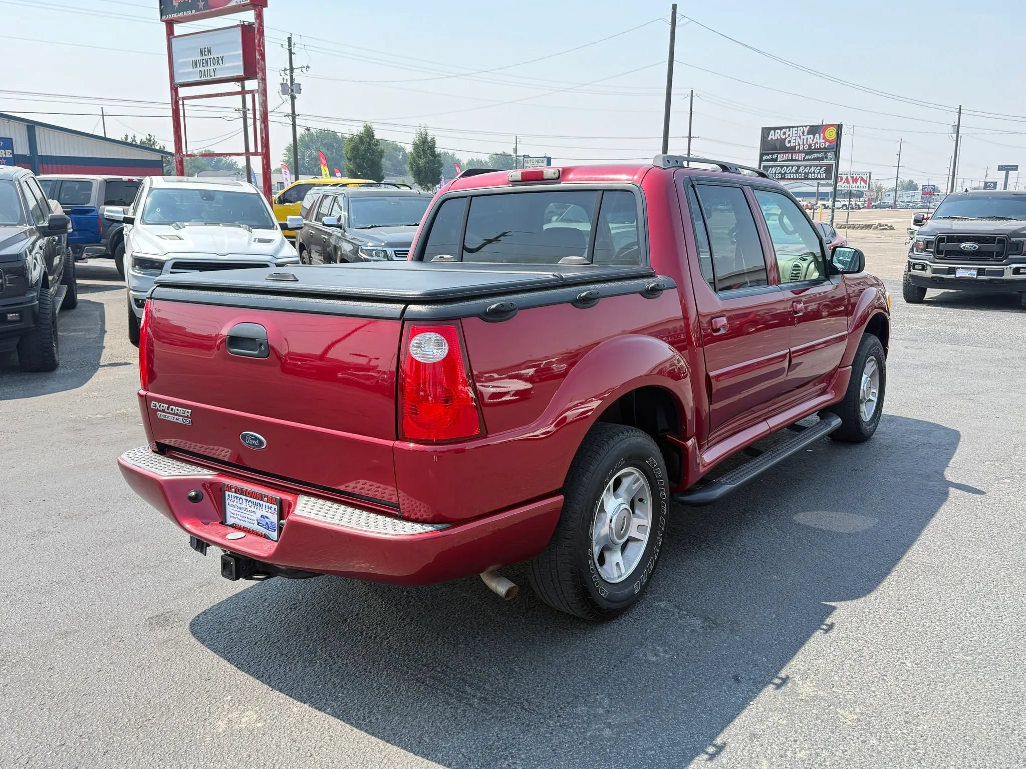 Used 2004 Ford Explorer Sport Trac XLT AWD/4WD image 5