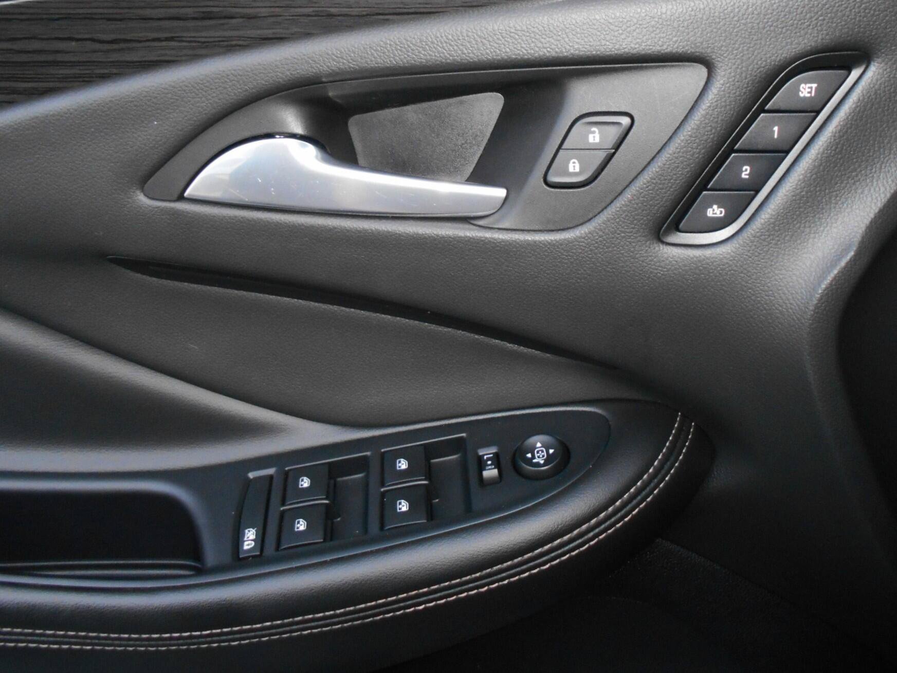 Used 2017 Buick Envision Premium AWD/4WD image 15
