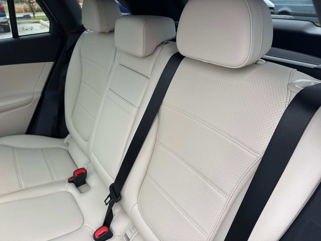 New 2026 Mercedes-Benz GLC 300 4MATIC image 14