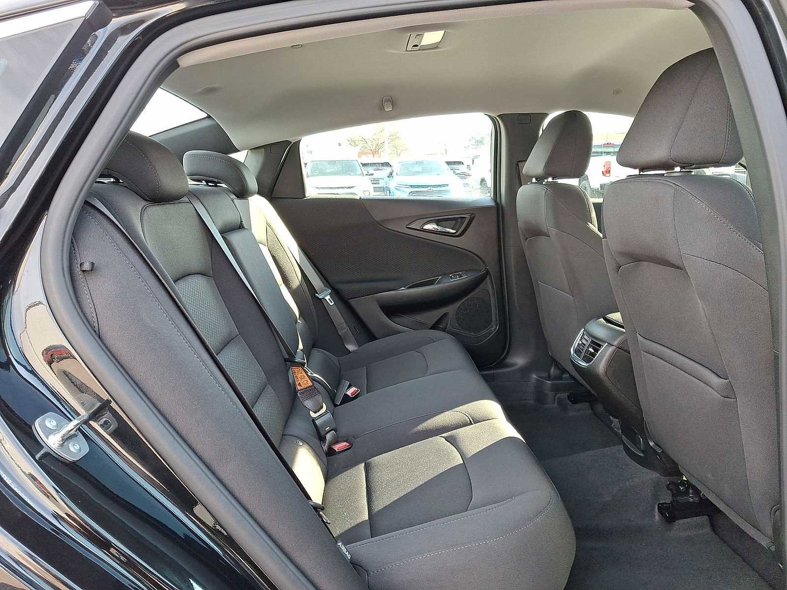 Used 2024 Chevrolet Malibu LT image 31