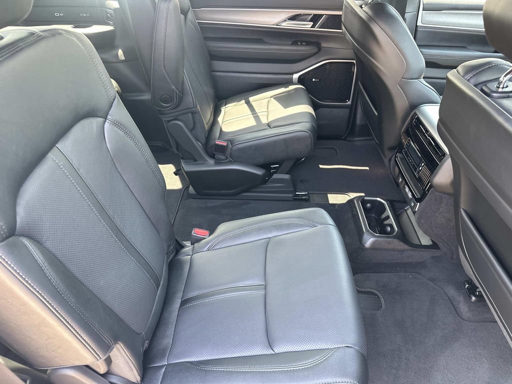New 2026 Jeep Grand Wagoneer Limited AWD/4WD image 15